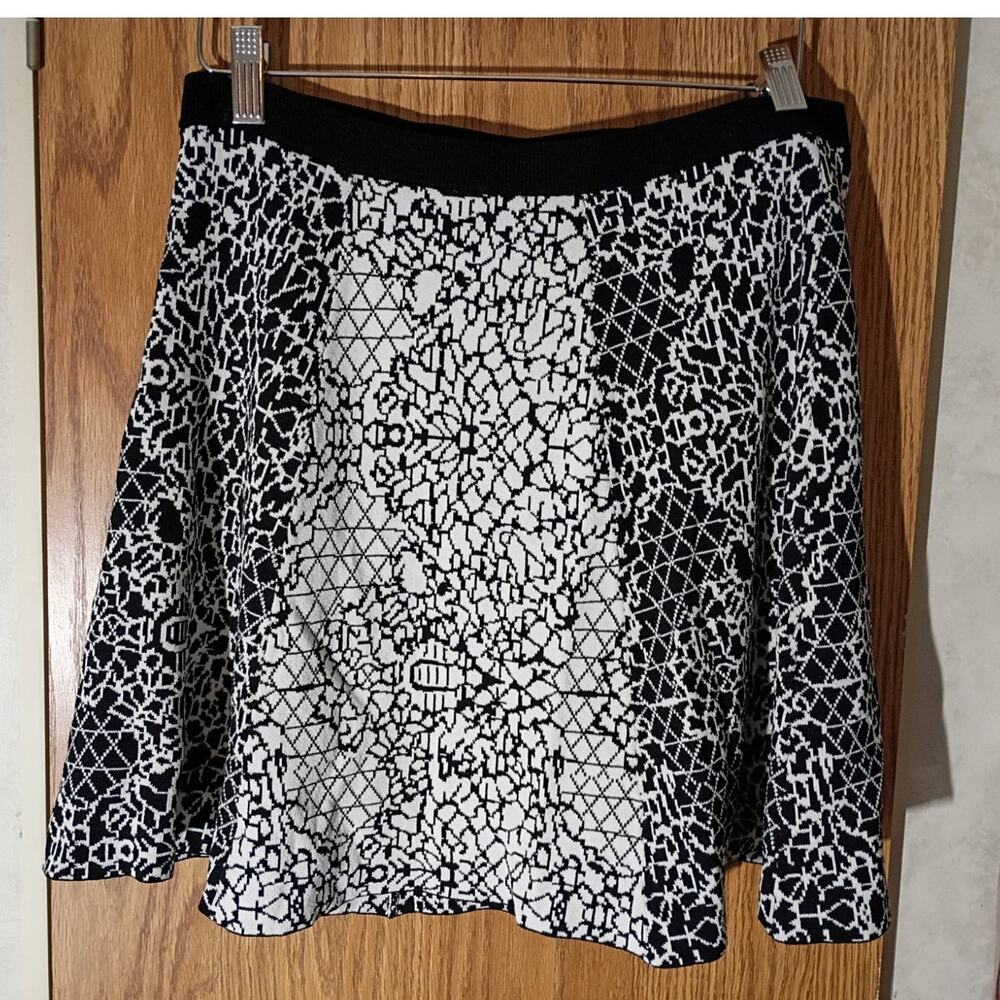 Banana Republic Black White Abstract Knit Mini Skirt Medium Y2K Mod Stretch